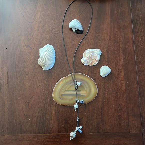 Freshwater Pearl, Blue Sodalite Teardrops, Silver Accent on Leather Neck… - Picture 4 of 5